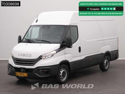 Iveco Daily 35S18 3.0L Automaat L2H2 180PK ACC Airco Cruise Camera Parkeersensoren CarPlay Stoelverwarmin sold by BAS World B.V.