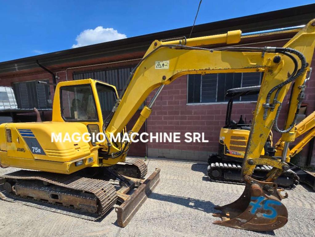 Komatsu PC 75 R Photo 2