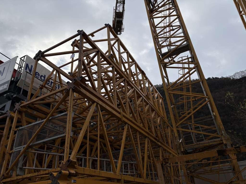 Liebherr 280 EC-H Photo 2