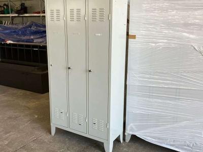 Armadietti metallici ad uso spogliatoio sold by Tevi Srl