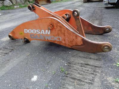 Arm for loaders for Doosan - Daewoo Mega 500 sold by PRV Ricambi Srl