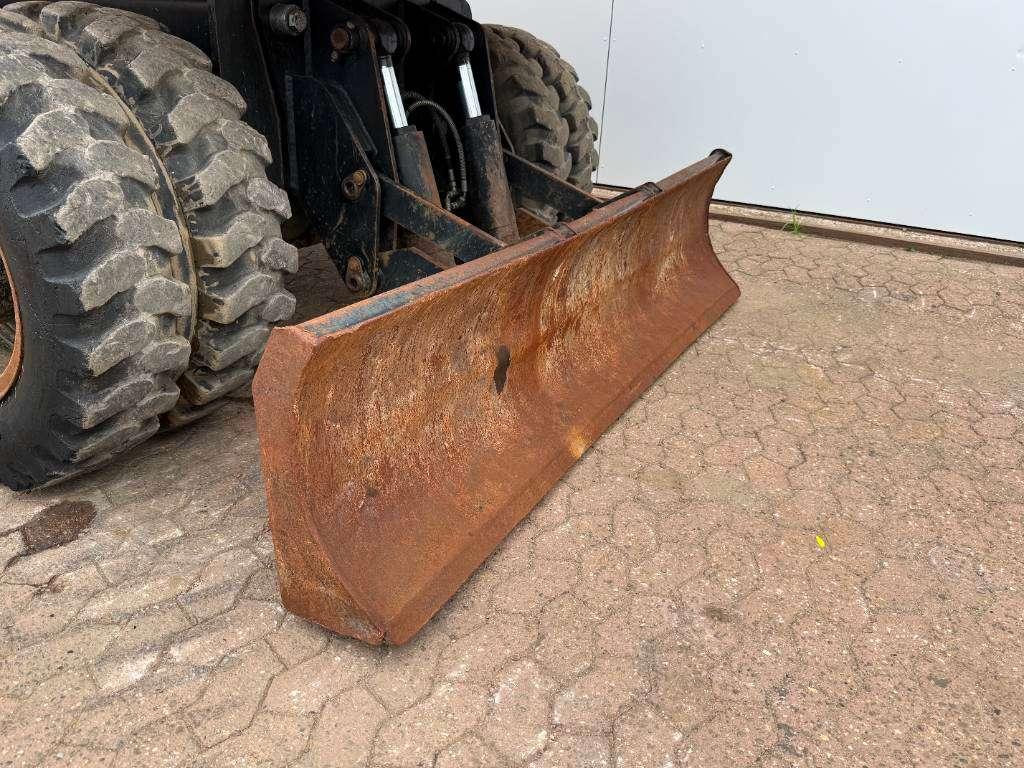 JCB JS145W - Hammer Lines / Blade Photo 24
