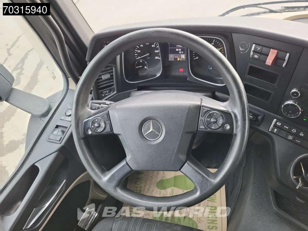 Mercedes-Benz Actros 1843 4X2 ClassicSpace Retarder Photo 18