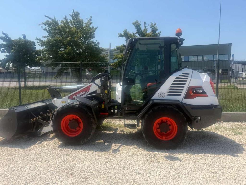 Bobcat L75 Photo 11