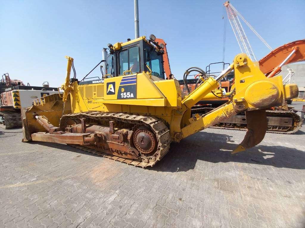 Komatsu D155A-6R (4pcs available for sale in Abu Dhabi) Photo 21