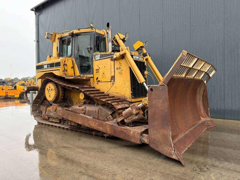 Caterpillar D 6 R XL III Photo 2