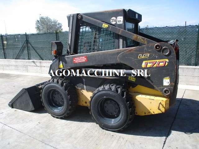 New Holland LS170 Photo 4