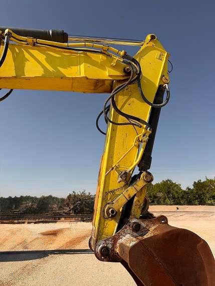 New Holland E245C Photo 10