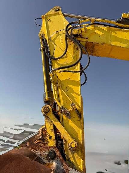 New Holland E245C Photo 11