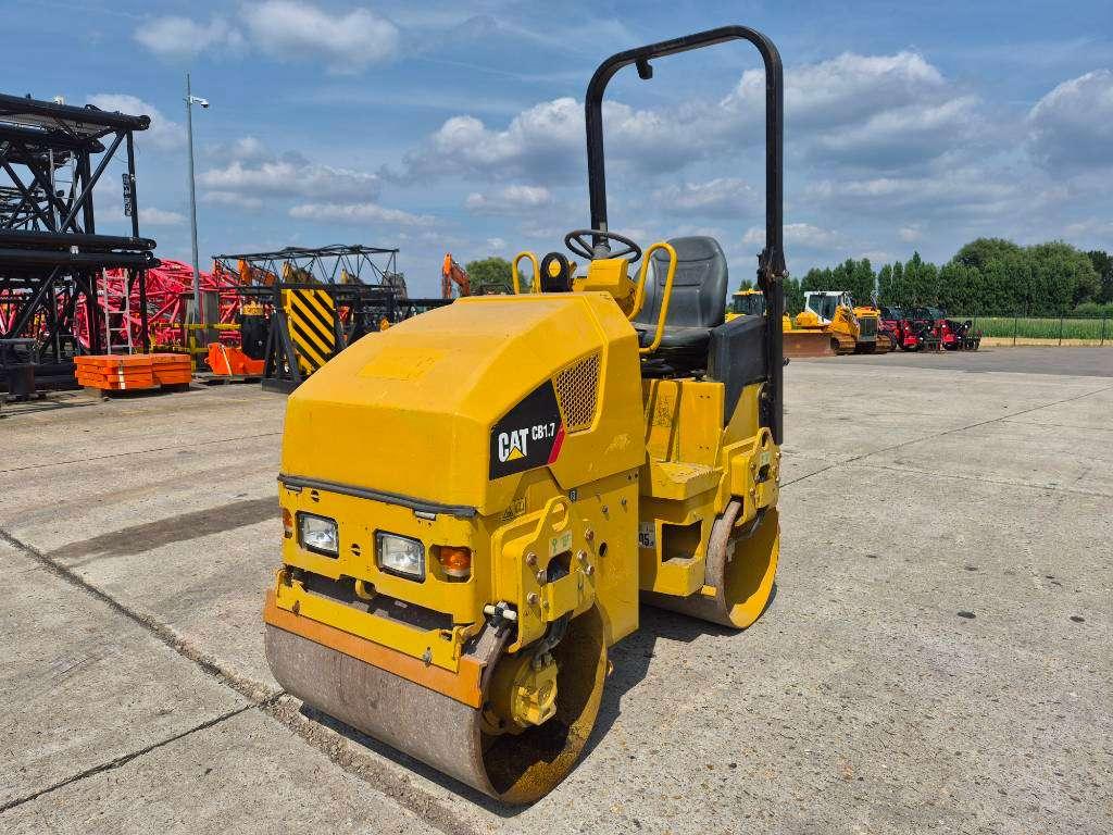 Caterpillar CB1.7 Photo 2
