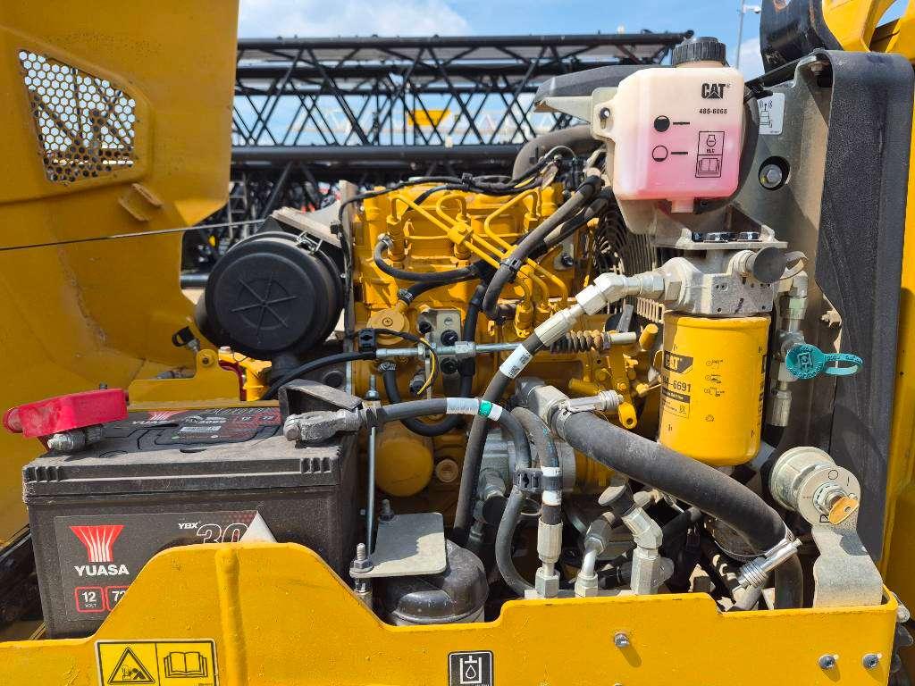 Caterpillar CB1.7 Photo 8