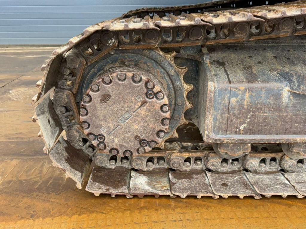 Komatsu HB215LC-1 HB Photo 13