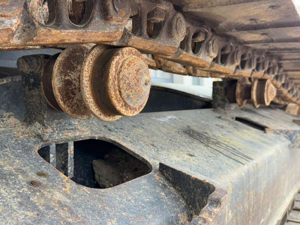 Komatsu HB215LC-1 HB Photo 14