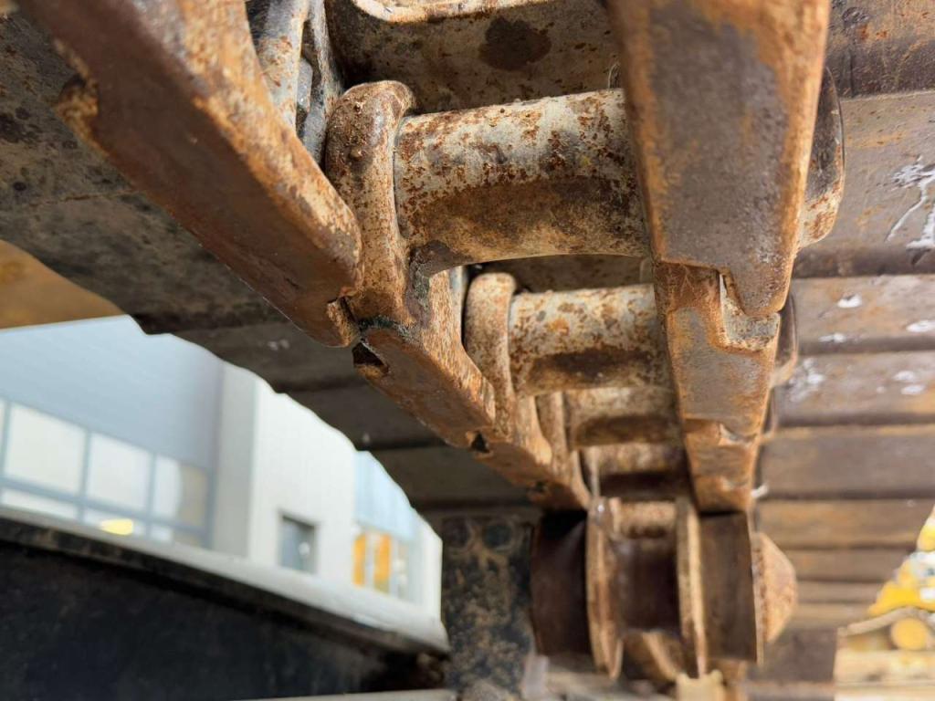 Komatsu HB215LC-1 HB Photo 15