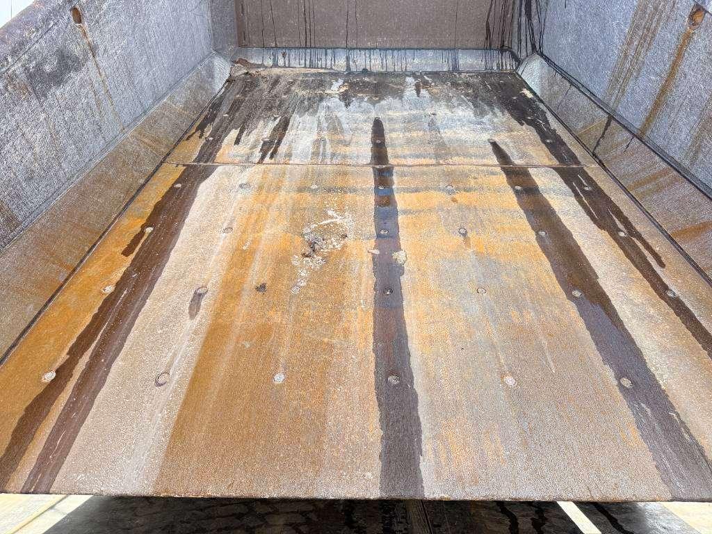 Caterpillar 775F - German Machine / Auto Greasing Photo 22