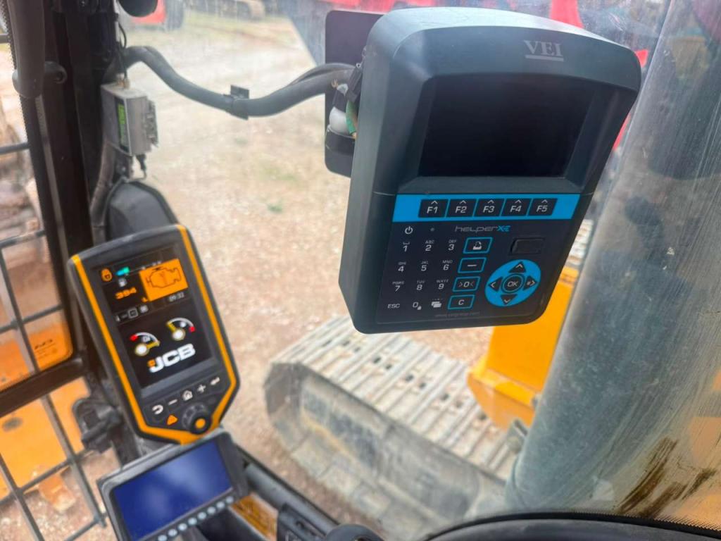JCB JS220NLC Photo 7