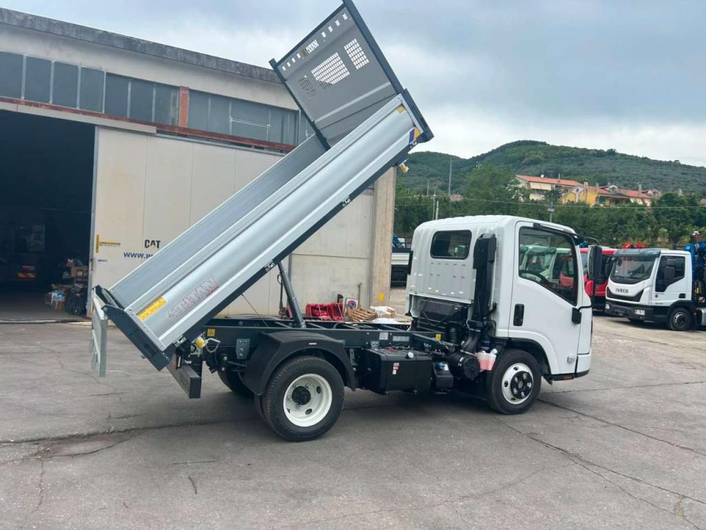 Isuzu M27 NEW GENERATION Photo 16
