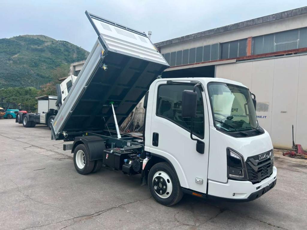Isuzu M27 NEW GENERATION Photo 18