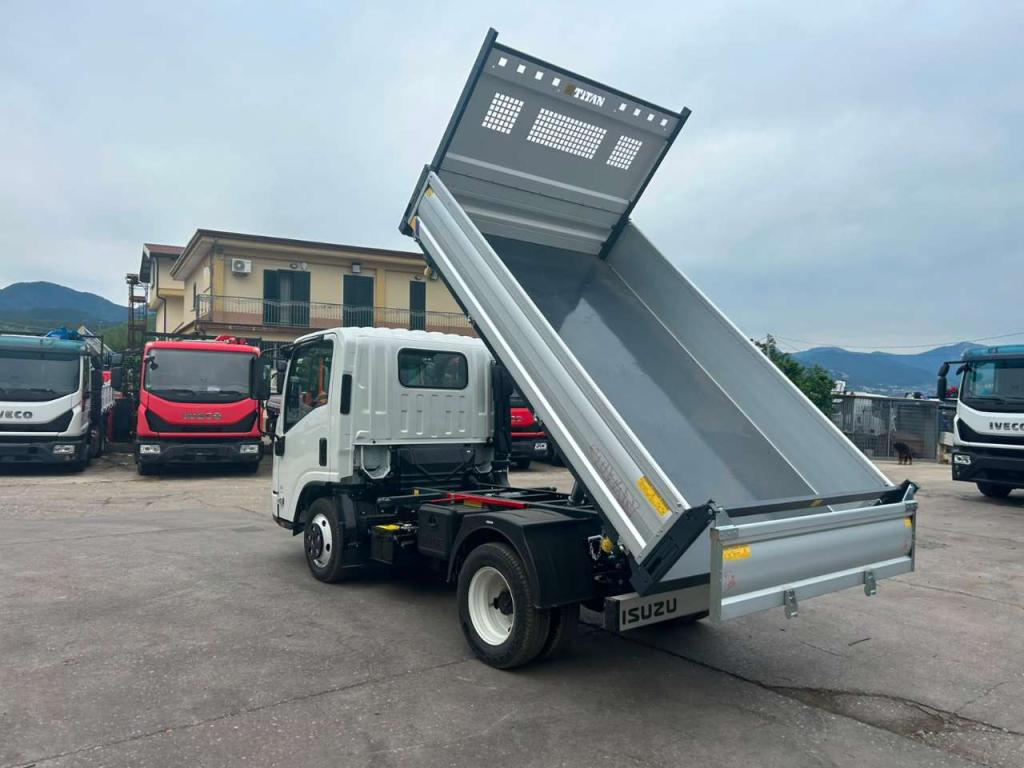 Isuzu M27 NEW GENERATION Photo 24