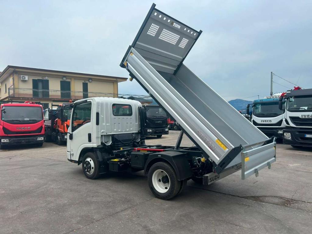 Isuzu M27 NEW GENERATION Photo 25