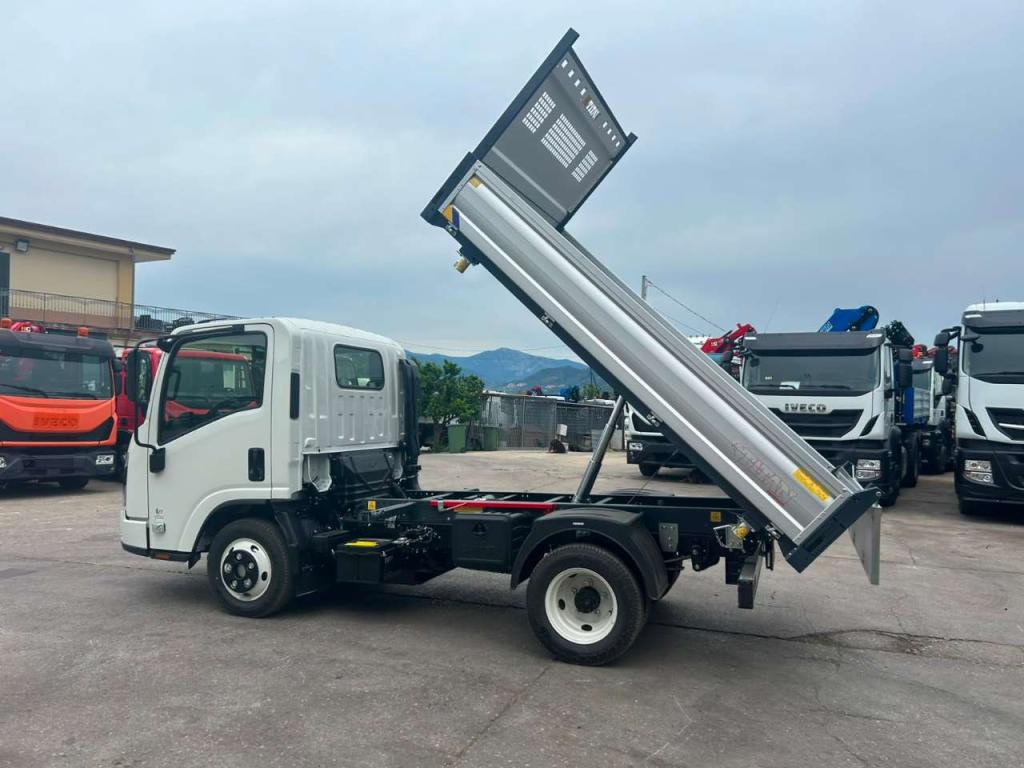 Isuzu M27 NEW GENERATION Photo 26