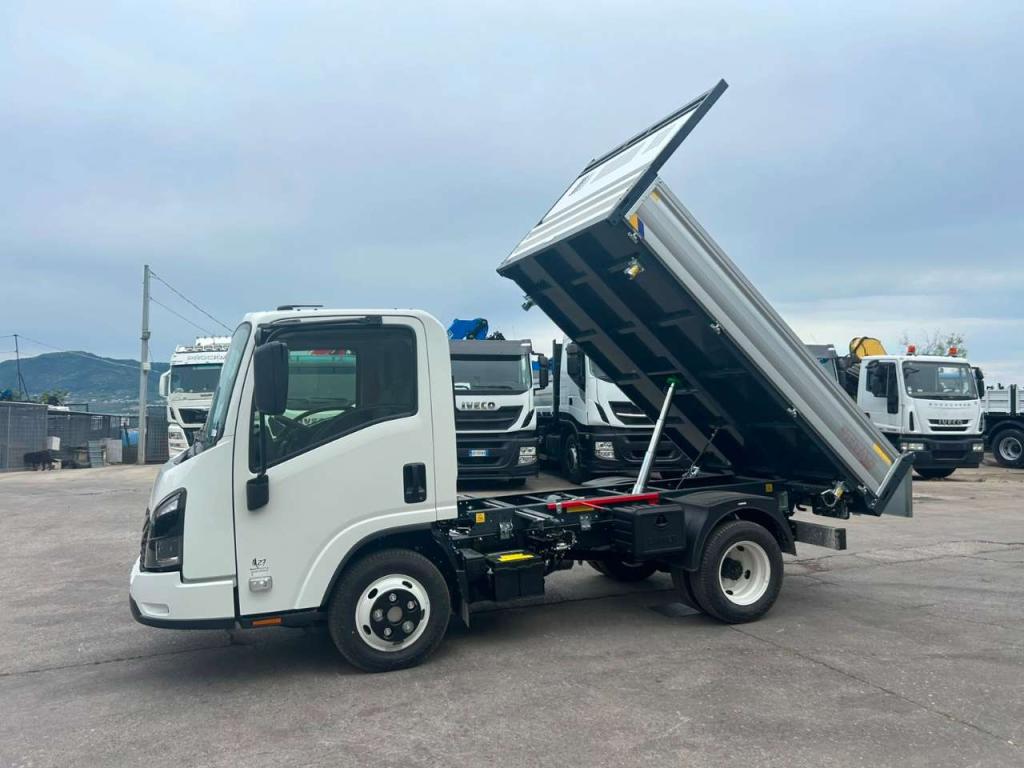 Isuzu M27 NEW GENERATION Photo 3