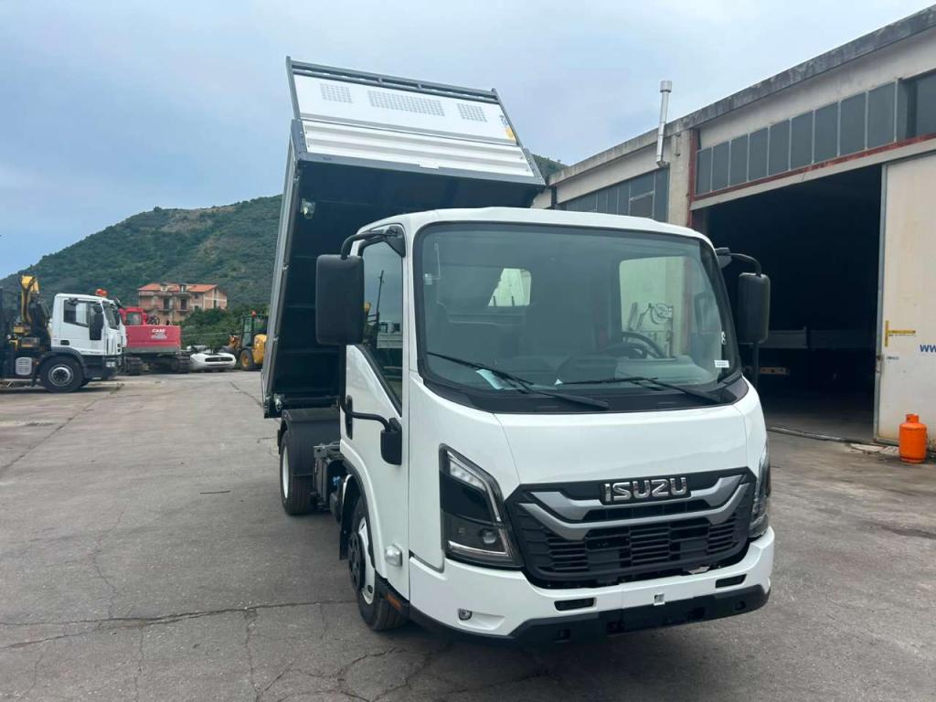 Isuzu M27 NEW GENERATION Photo 8