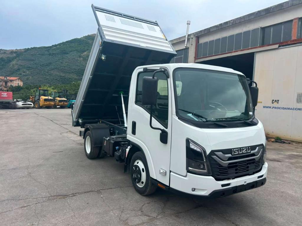 Isuzu M27 NEW GENERATION Photo 9