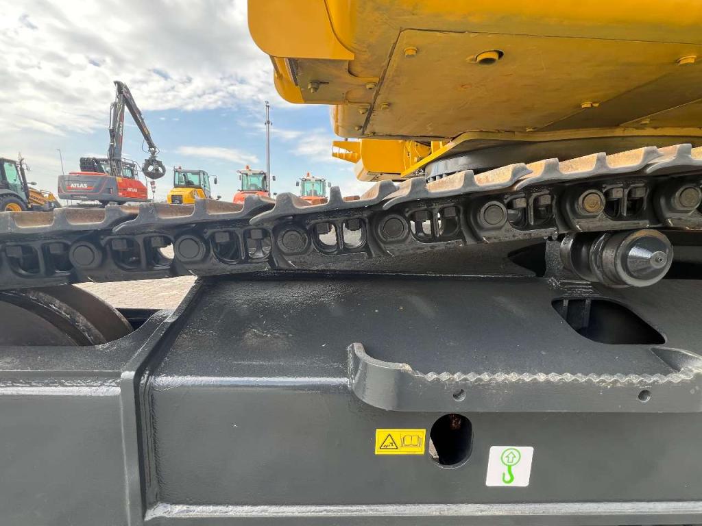 Komatsu PC210NLC-11 Photo 13