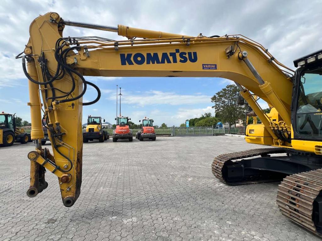 Komatsu PC210NLC-11 Photo 17