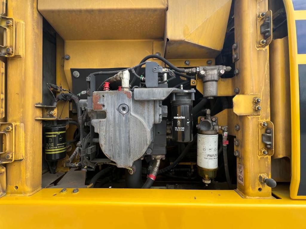 Komatsu PC210NLC-11 Photo 21