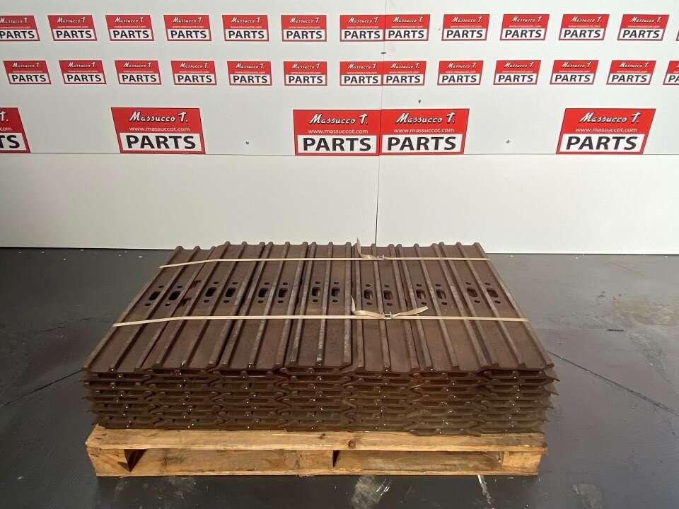 Track pad for Hitachi ZX130-5 / ZX130-6 / ZX135 Photo 1