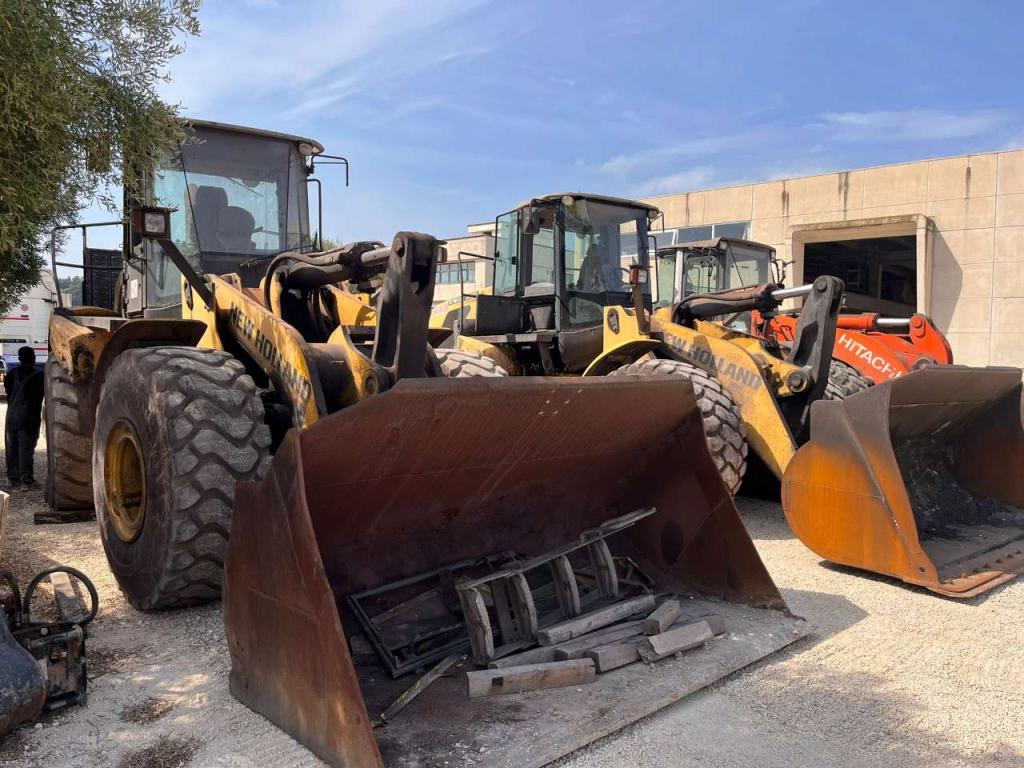 New Holland w270B Photo 1
