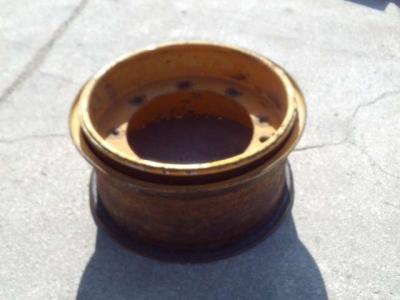 Rim for Caterpillar CAT 920 sold by OLM 90 Srl