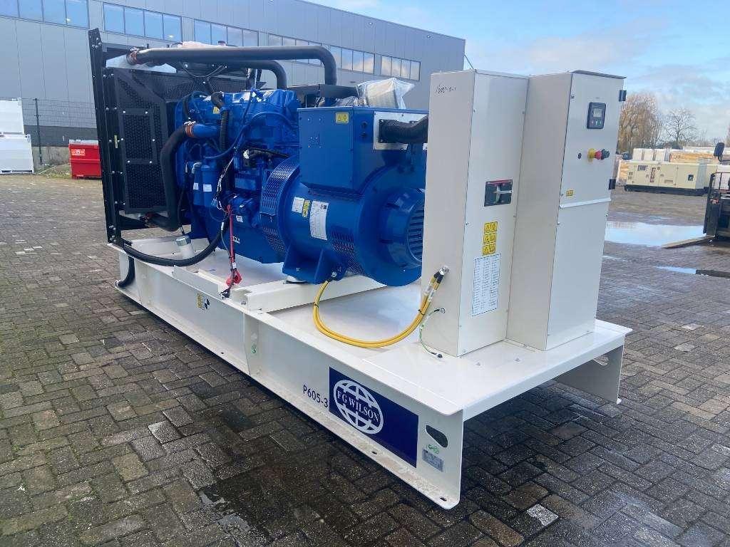 FG Wilson P605-3 - 605 kVA Open Genset - DPX-16021-O Photo 2