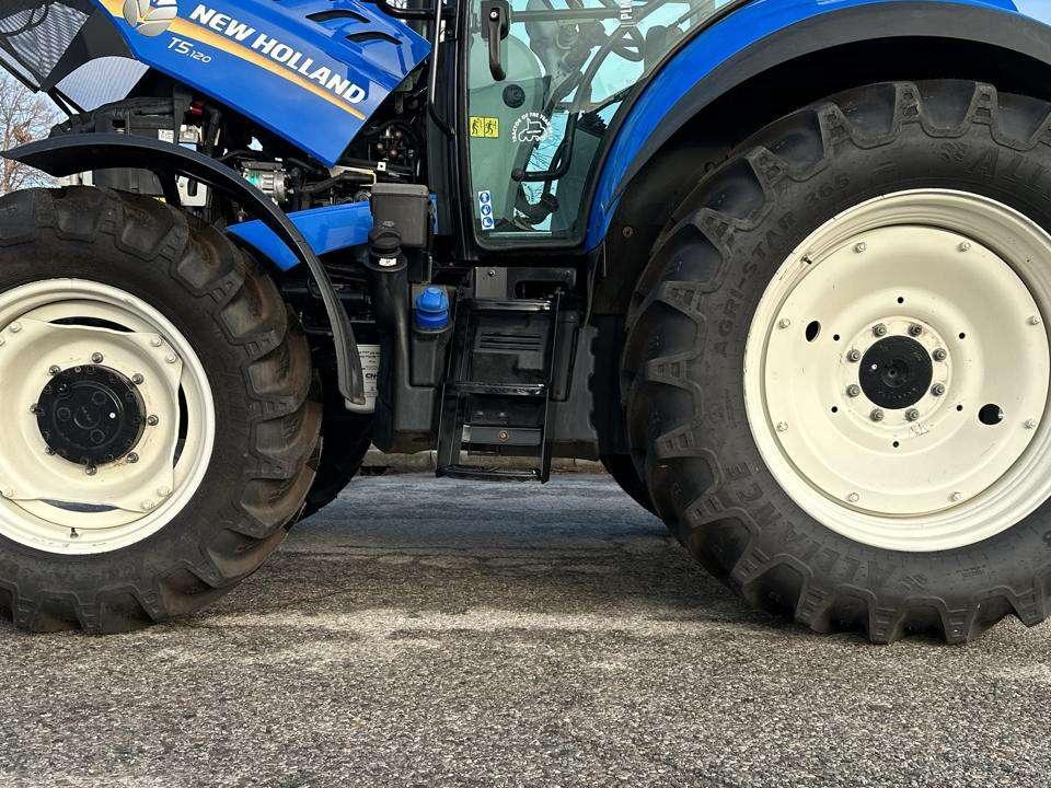 New Holland T5.120 4x4 Photo 4
