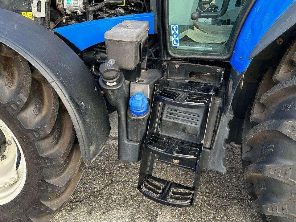 New Holland T5.120 4x4 Photo 5