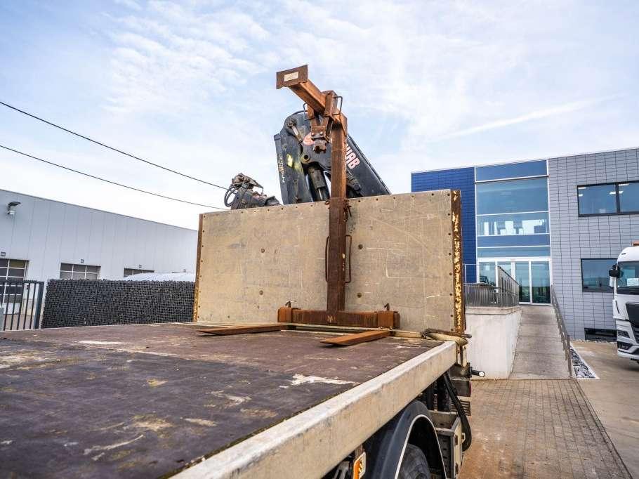 Renault C 430 -6X4 + HIAB 14T/m/3ext. Photo 11