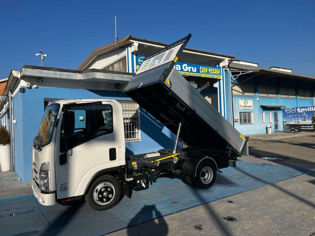 Isuzu M21 Photo 6