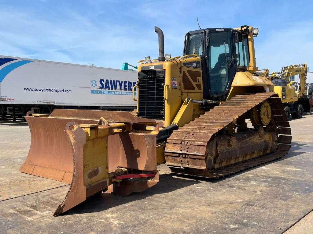 Caterpillar D6N LGP Photo 2