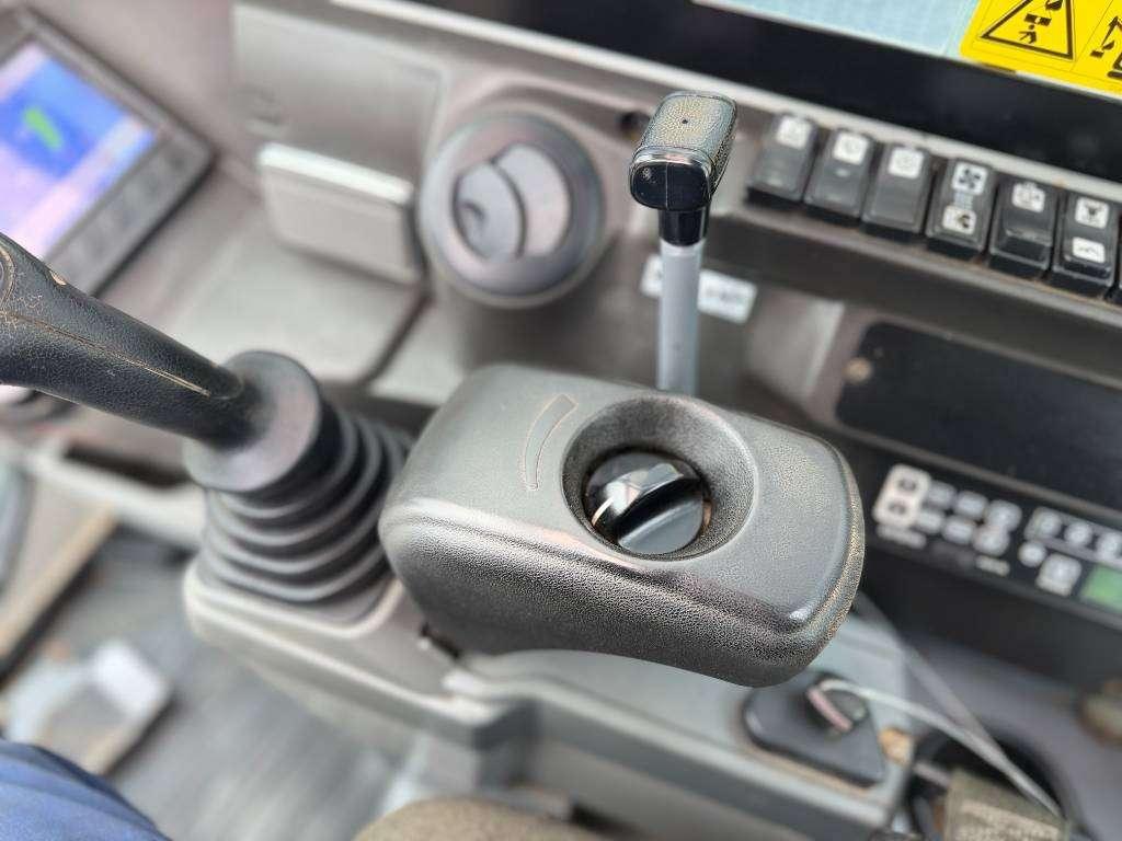 Takeuchi TB230 Photo 24