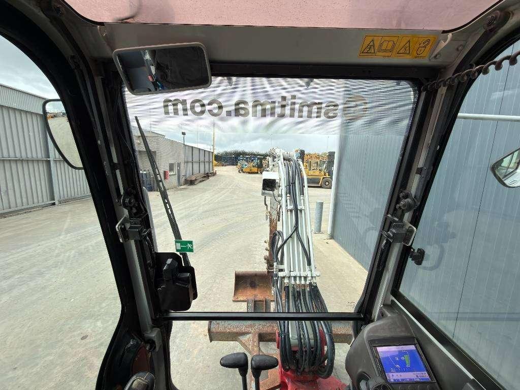 Takeuchi TB230 Photo 25