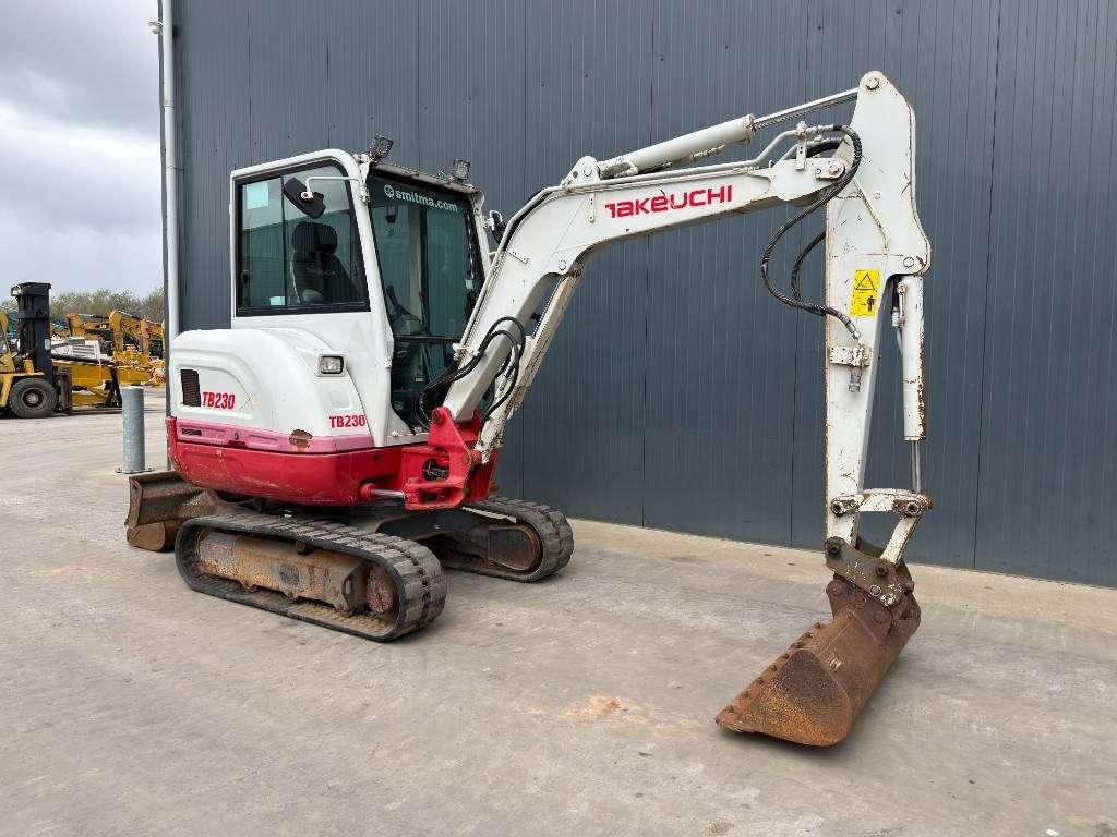 Takeuchi TB230 Photo 29