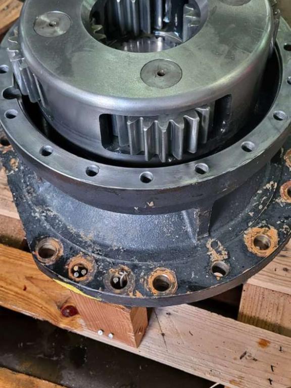Swing drive for New Holland E 485 B Photo 1