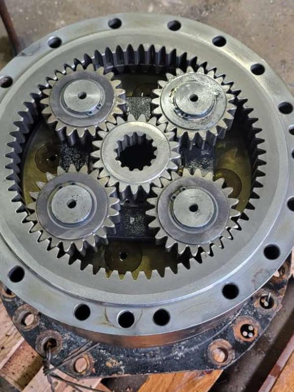 Swing drive for New Holland E 485 B Photo 2