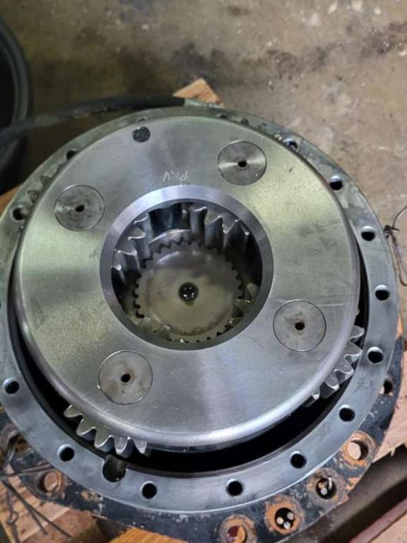 Swing drive for New Holland E 485 B Photo 3