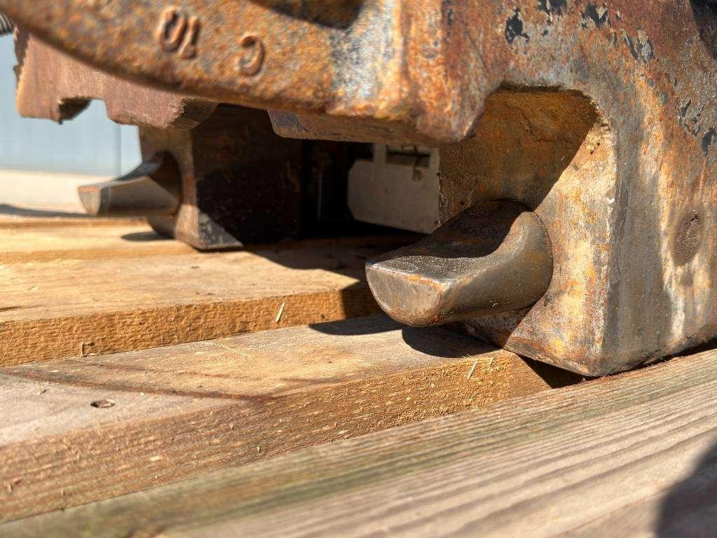 OilQuick OQ65 - M318D / M320F / M322D / 320D / 320E / 323D Photo 14