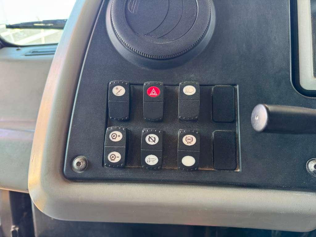 Caterpillar 772G - Automatic Greasing / Body Heating Photo 13