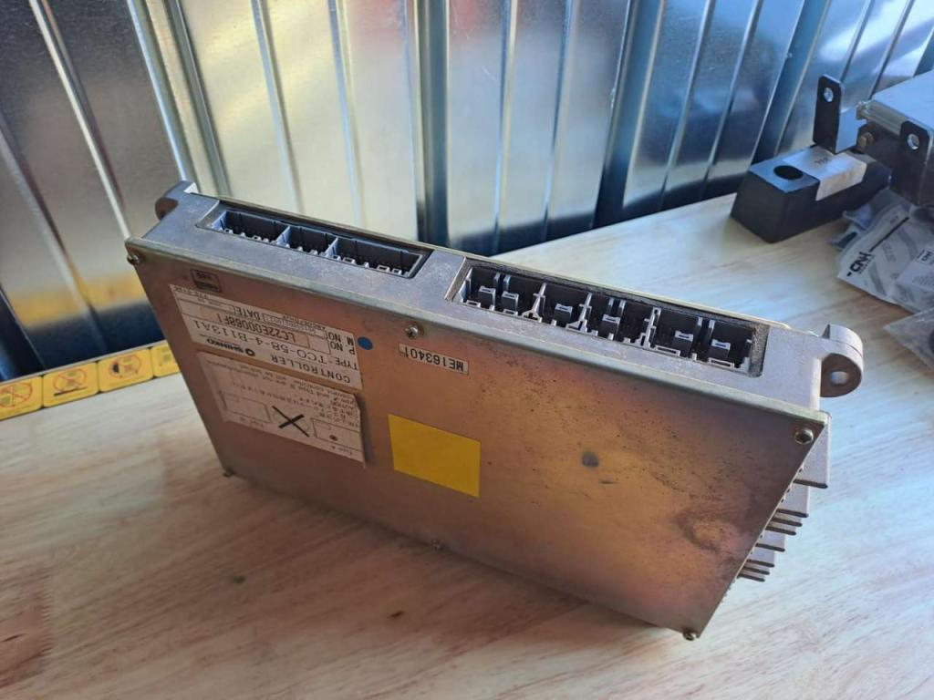 Junction box for New Holland E 385 Photo 2