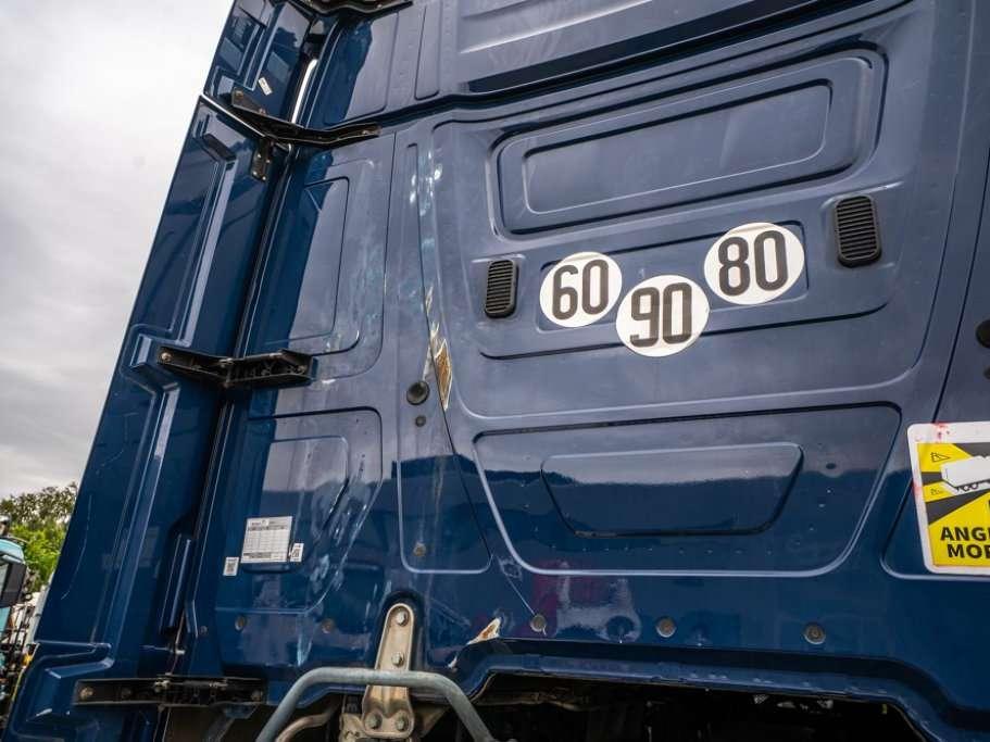 Mercedes-Benz ACTROS 1846 LS Photo 15